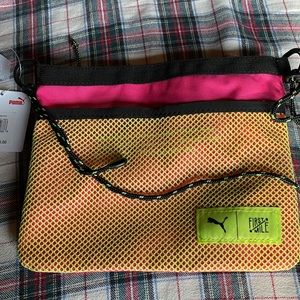 NWT versatile Puma bag.